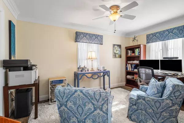 Lake Worth Beach, FL 33460,719 N Palmway