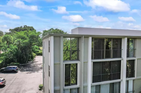 Boca Raton, FL 33432,501 SW 11th PL 418