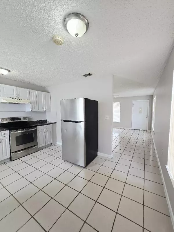 West Palm Beach, FL 33417,1710 E Breezy LN 1710