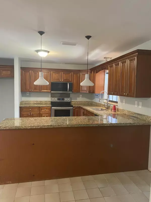 Royal Palm Beach, FL 33411,118 Mayorca CT