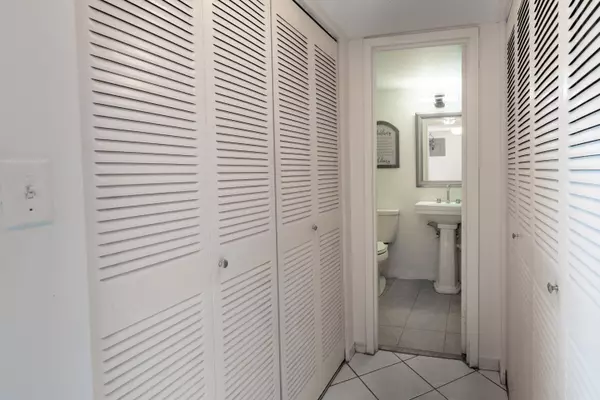 Tamarac, FL 33321,8360 Sands Point BLVD G306