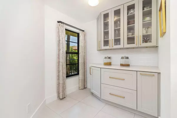 North Palm Beach, FL 33408,327 Southwind DR 206