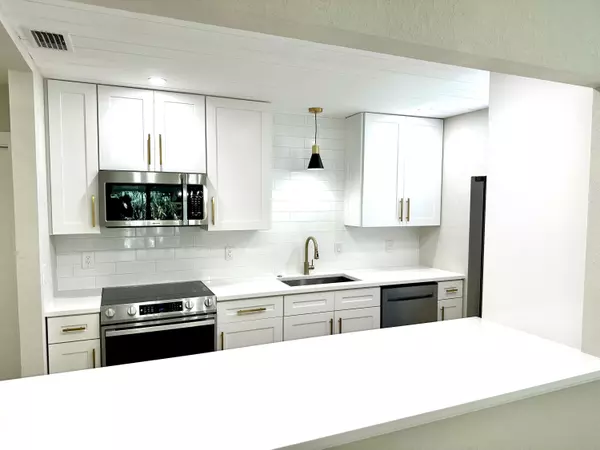Lake Worth, FL 33462,6430 Pinyon Pine CT