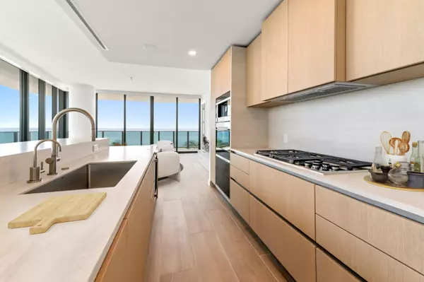 Pompano Beach, FL 33062,900 N Ocean BLVD 406