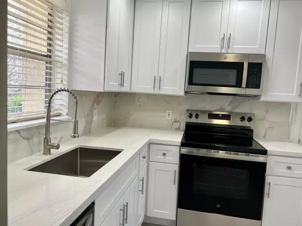 Palm Beach Gardens, FL 33410,10821 N Military TRL 7