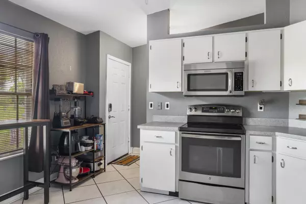 Port Saint Lucie, FL 34953,581 SW Dairy RD
