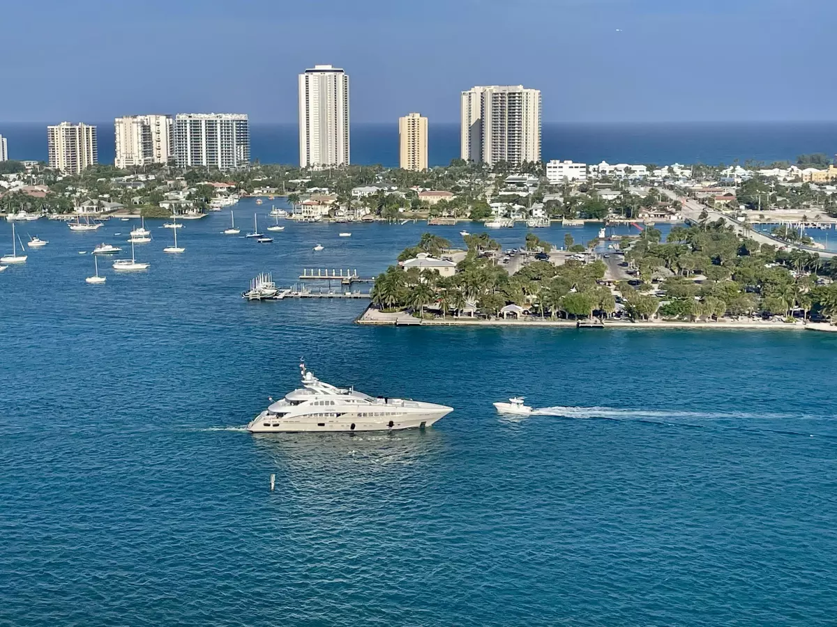 Riviera Beach, FL 33404,2640 Lake Shore DR 2309