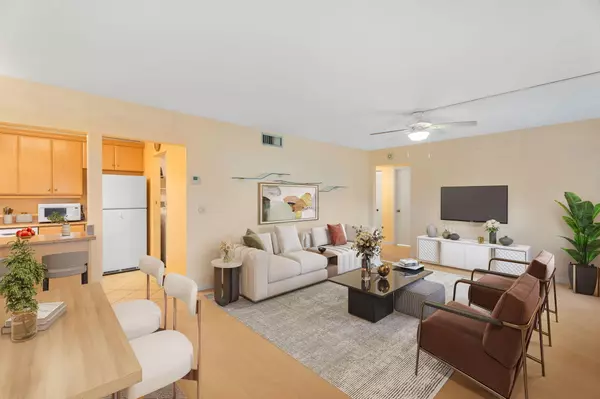 529 Shady Pine WAY D1, Greenacres, FL 33415