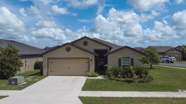 5551 Imagination DR, Fort Pierce, FL 34947