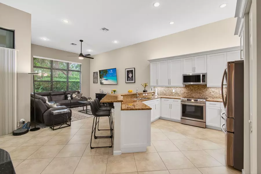 6931 Fabiano CIR, Boynton Beach, FL 33437