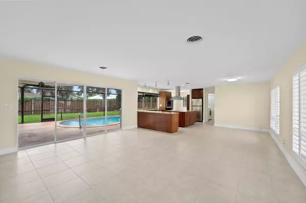 Boca Raton, FL 33486,818 W Camino Real