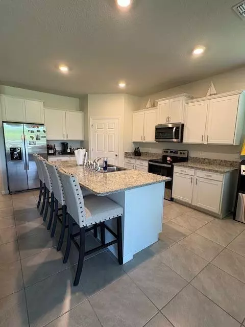 Palm Bay, FL 32909,571 SE Old Country RD