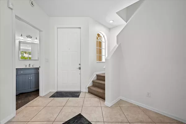 Lake Worth, FL 33463,6891 Blue Skies DR