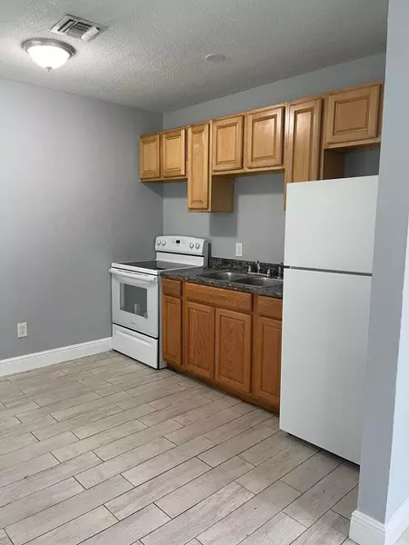 3011 Windsor AVE 2, West Palm Beach, FL 33407