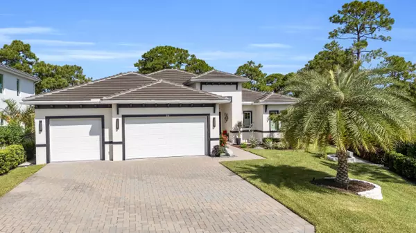 718 SW Riverwatch PL, Stuart, FL 34997