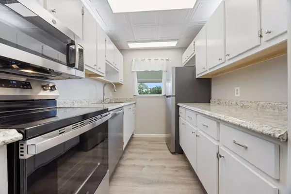 Boynton Beach, FL 33435,355 Main BLVD C