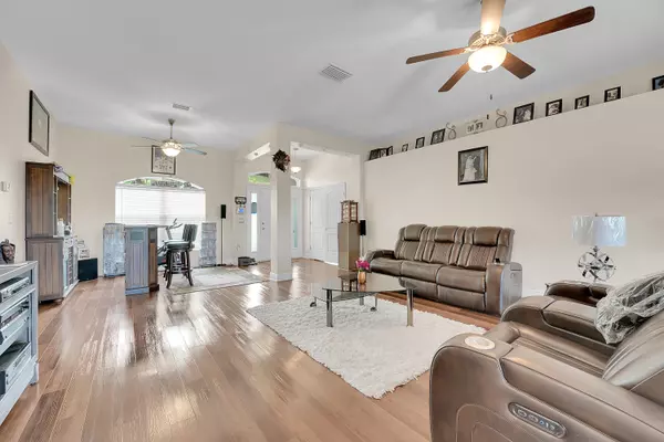 Port Saint Lucie, FL 34983,6904 NW Dorothy ST