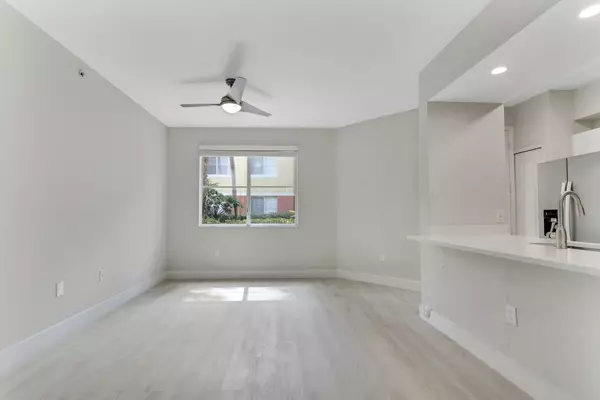 Palm Beach Gardens, FL 33410,11017 Legacy LN 103