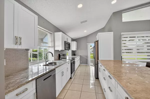 Boynton Beach, FL 33437,6037 Bay Isles DR