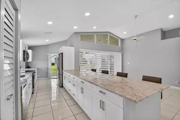 Boynton Beach, FL 33437,6037 Bay Isles DR