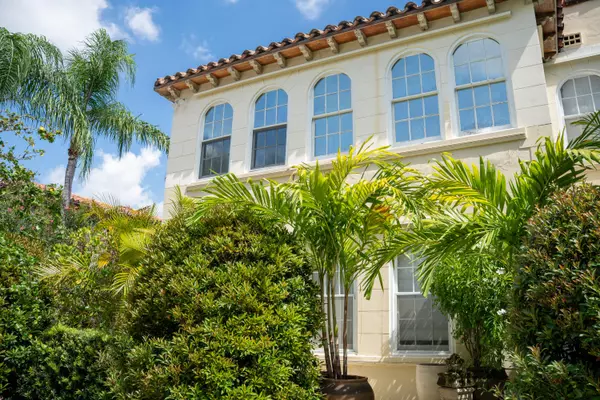 Palm Beach, FL 33480,223 Seminole AVE