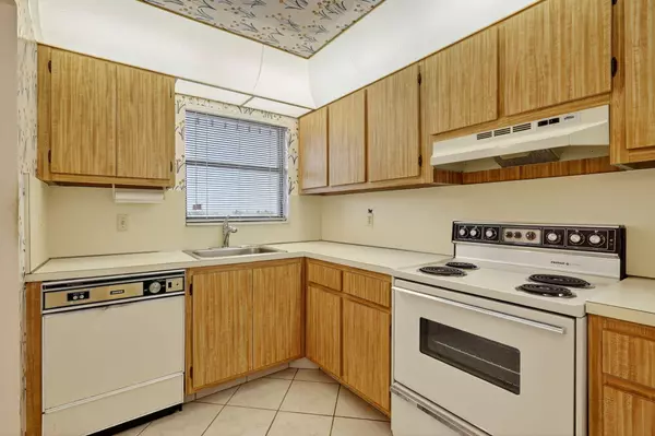 Lake Worth, FL 33467,4640 Lucerne Lakes BLVD 503