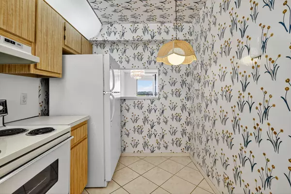 Lake Worth, FL 33467,4640 Lucerne Lakes BLVD 503