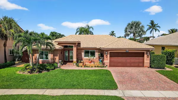 3765 Cypress Lake DR, Lake Worth, FL 33467