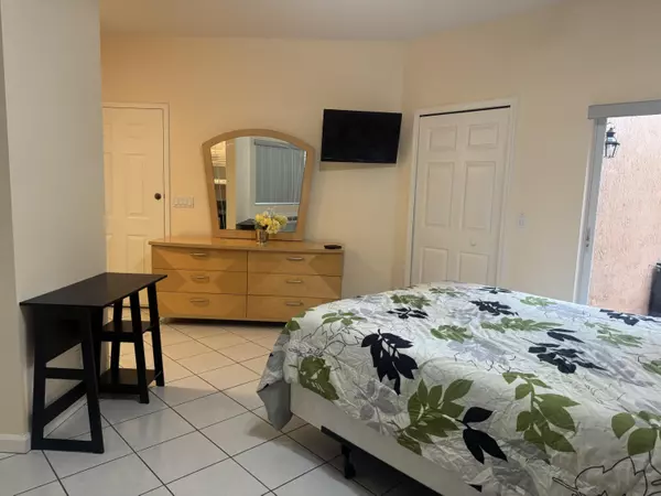 Port Saint Lucie, FL 34986,8235 Mulligan CIR B Side