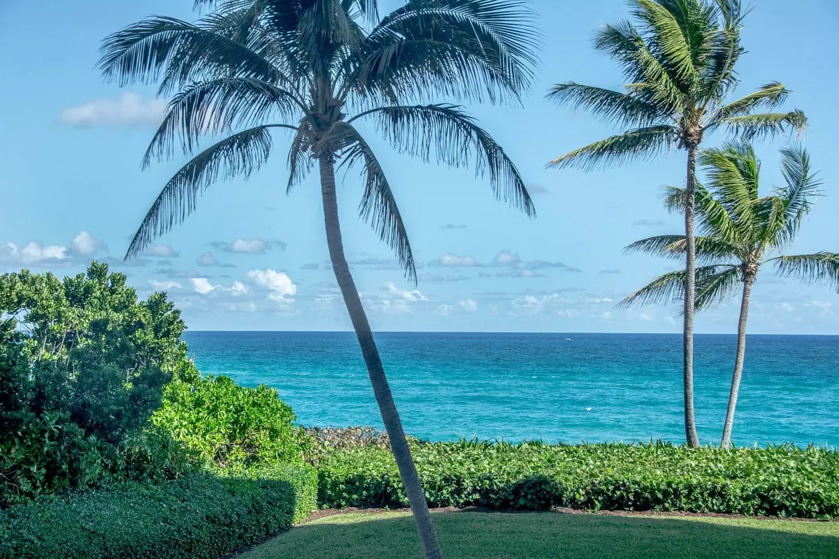 Palm Beach, FL 33480,3120 S Ocean BLVD 3202