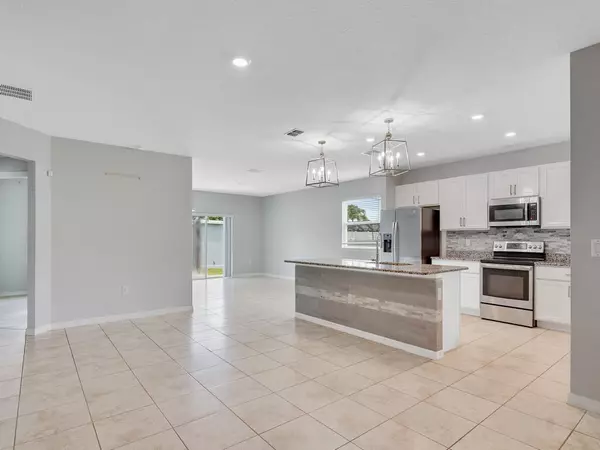 Port Saint Lucie, FL 34983,5278 NW North Macedo BLVD