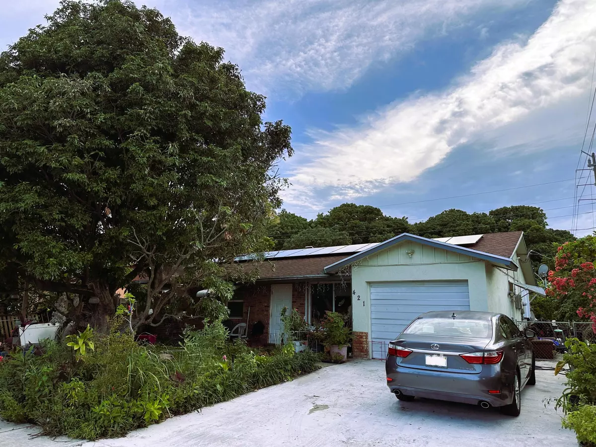 Boynton Beach, FL 33426,421 NW 7th CT