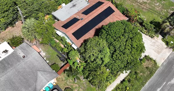 Boynton Beach, FL 33426,421 NW 7th CT