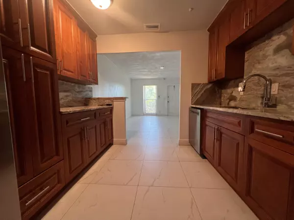 Boynton Beach, FL 33435