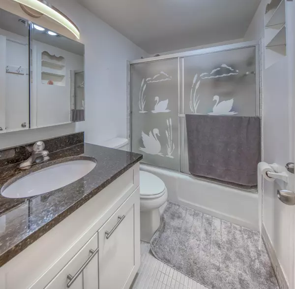 Lake Worth Beach, FL 33461,2960 Lake Osborne DR 206