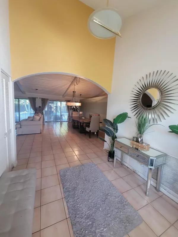 Lauderhill, FL 33319,4460 NW 72nd TER