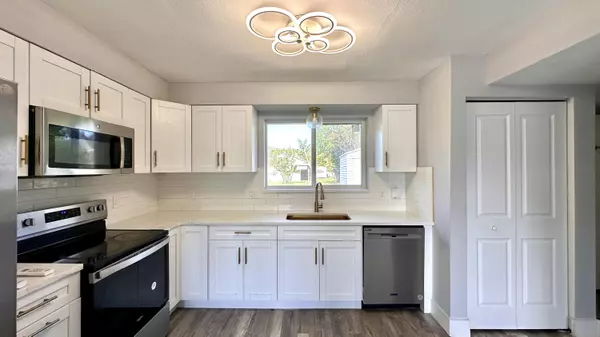 Greenacres, FL 33463,313 Swain BLVD