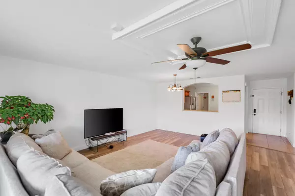 Lake Worth, FL 33463,4931 Pinemore LN