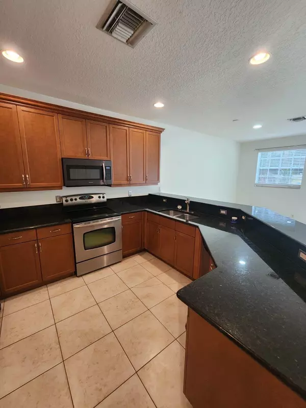 West Palm Beach, FL 33403,460 Marbella DR