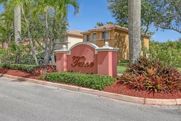 West Palm Beach, FL 33409,4411 Lake Lucerne CIR