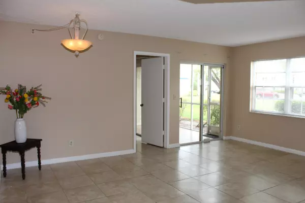 Port Saint Lucie, FL 34952,1514 SE Royal Green CIR I-104