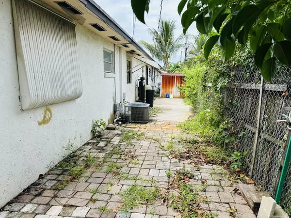 Lake Worth, FL 33461,3893 Allison CT