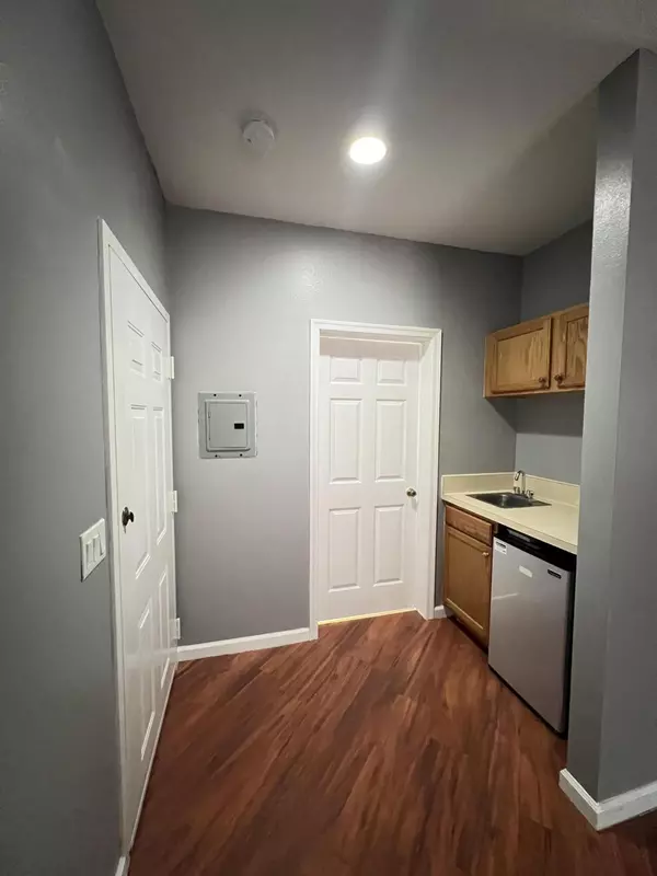 Port Saint Lucie, FL 34986,8377 Mulligan CIR Side B