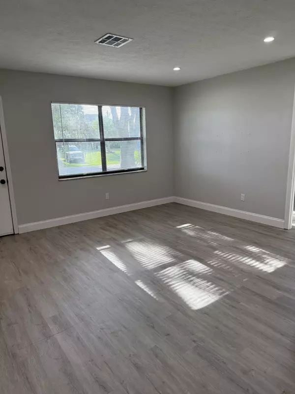 Port Saint Lucie, FL 34953,1931 SW Beekman ST