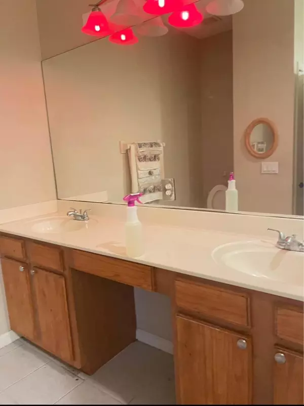 Port Saint Lucie, FL 34986,730 NW NW Leonardo CIR