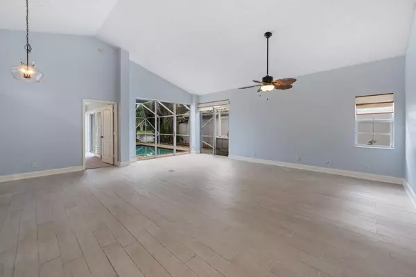 West Palm Beach, FL 33411,9190 Heathridge DR