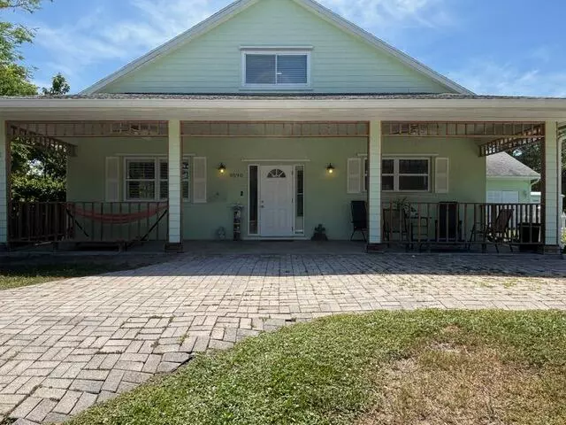 9590 Primrose DR, Micco, FL 32976