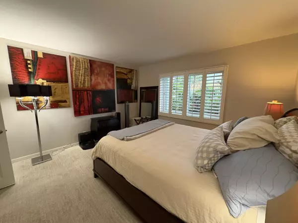 Wilton Manors, FL 33305,140 NE E 19 CT 112-E