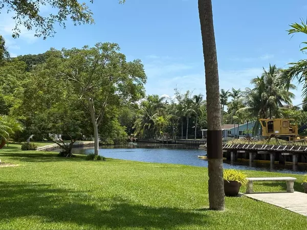 Wilton Manors, FL 33305,140 NE E 19 CT 112-E