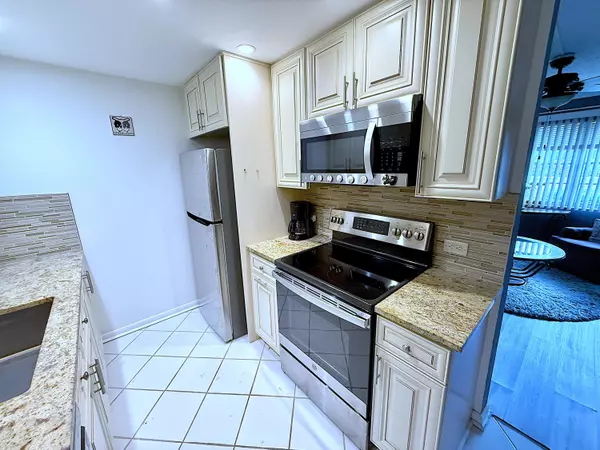 Deerfield Beach, FL 33442,1028 Newport H